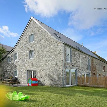 Gite Familial Ferme Des Aujes Falaen Onhaye Exteriör bild