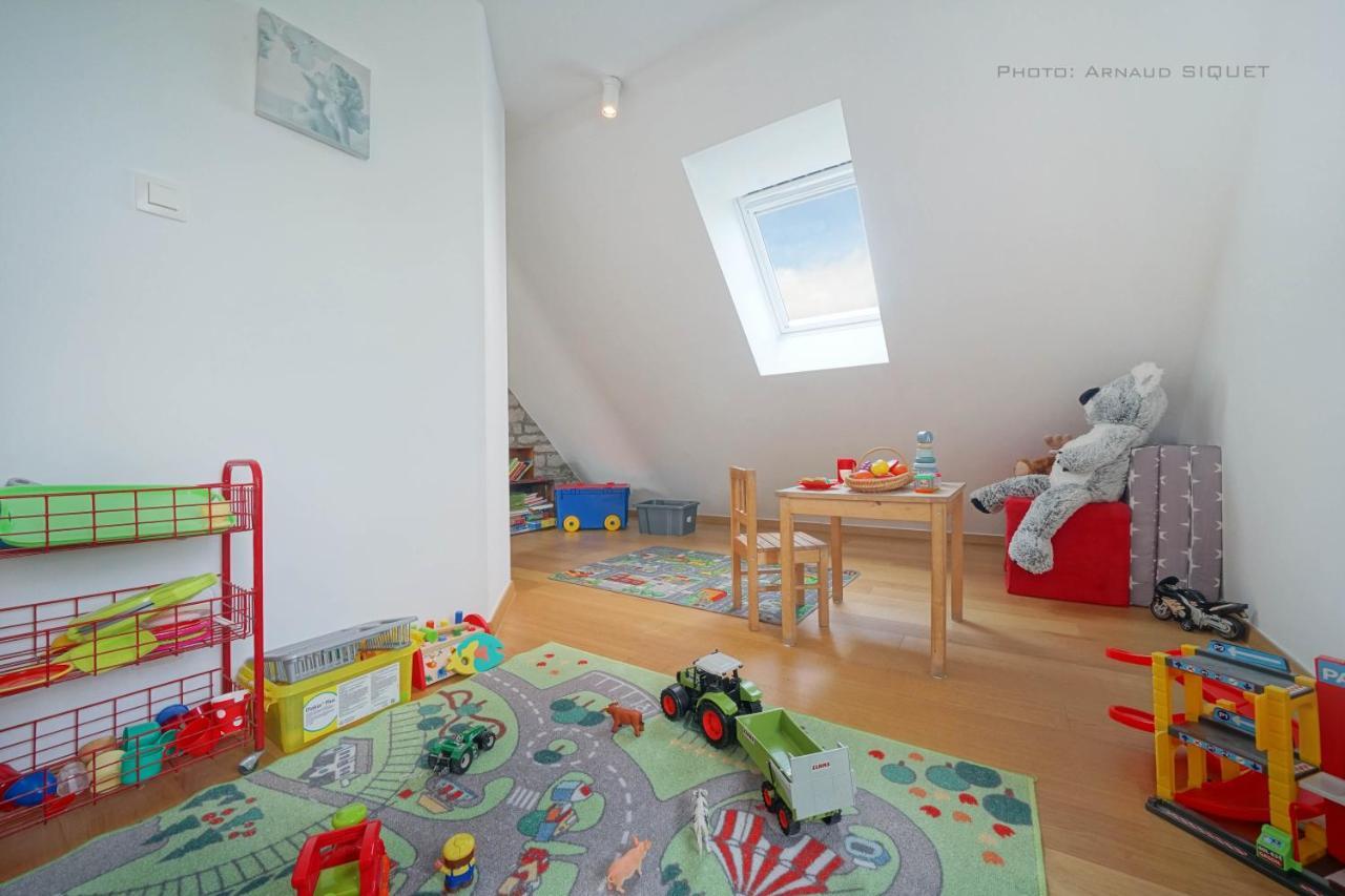 Gite Familial Ferme Des Aujes Falaen Onhaye Exteriör bild