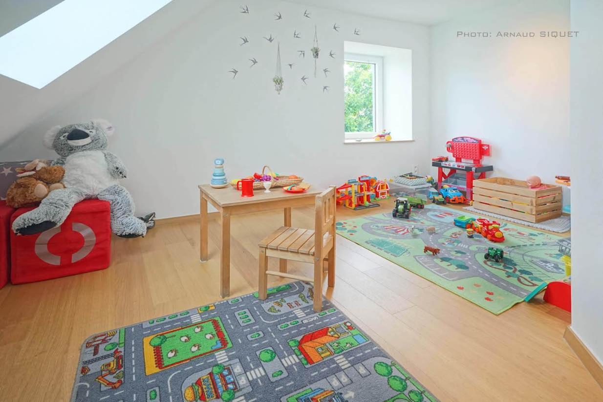 Gite Familial Ferme Des Aujes Falaen Onhaye Exteriör bild